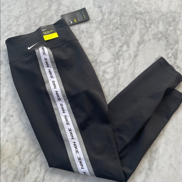 Nike Pants - Nike One Women's Mid-Rise 7/8 Leggings XXL